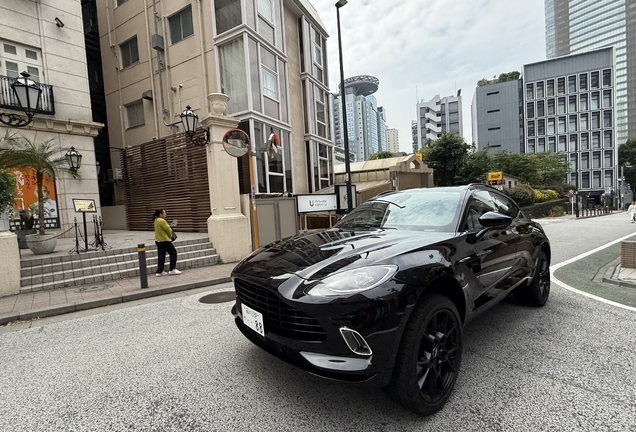 Aston Martin DBX