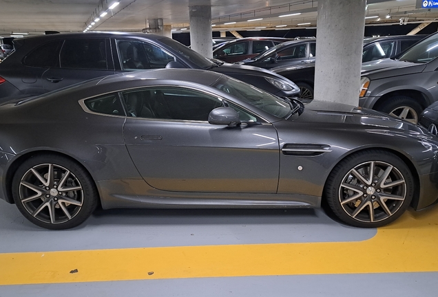 Aston Martin V8 Vantage 2012