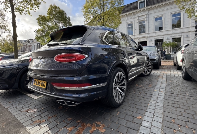 Bentley Bentayga Hybrid 2021