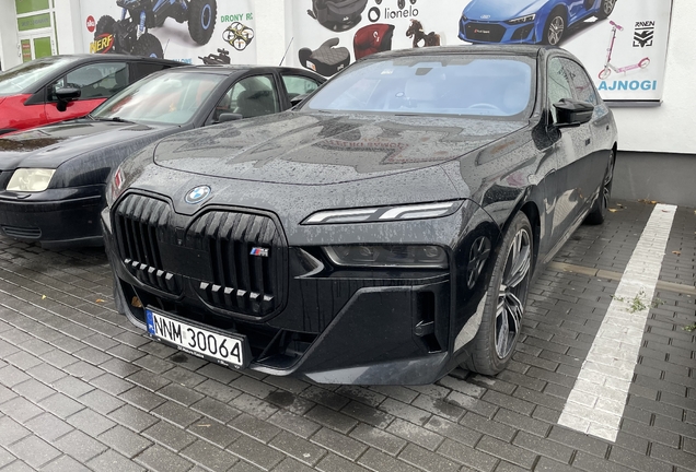BMW M760e xDrive