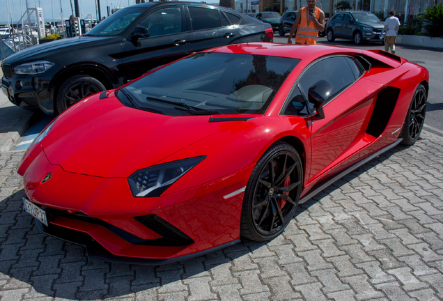 Lamborghini Aventador S LP740-4
