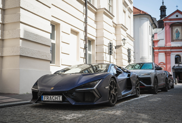 Lamborghini Revuelto