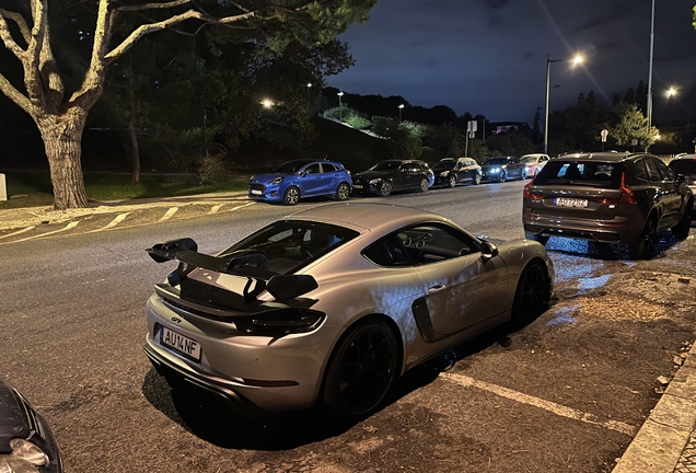 Porsche 718 Cayman GT4