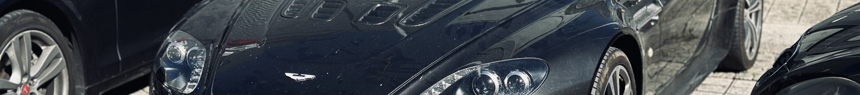 Aston Martin V12 Vantage