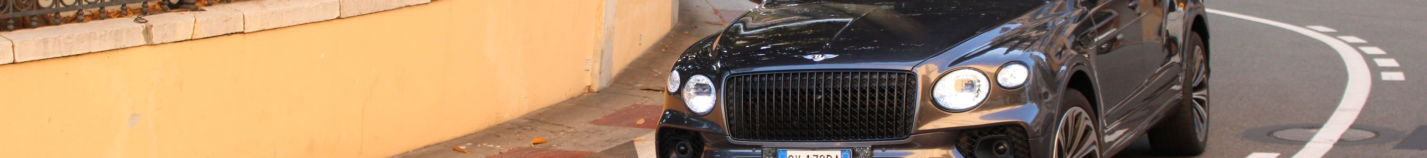 Bentley Bentayga Azure EWB First Edition