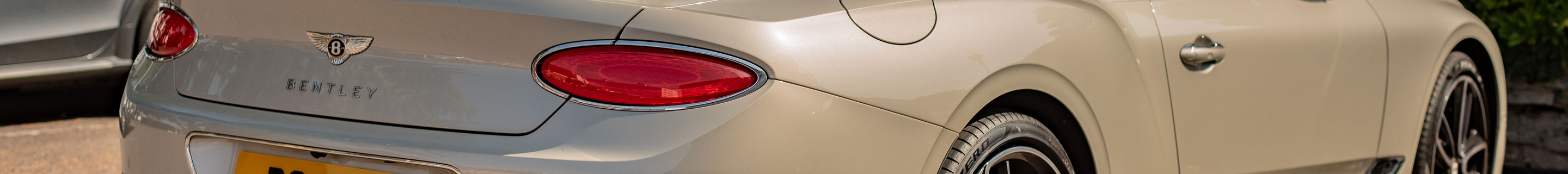 Bentley Continental GTC 2019