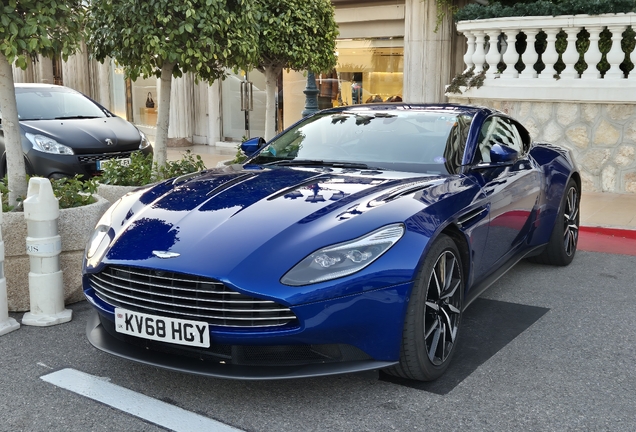 Aston Martin DB11
