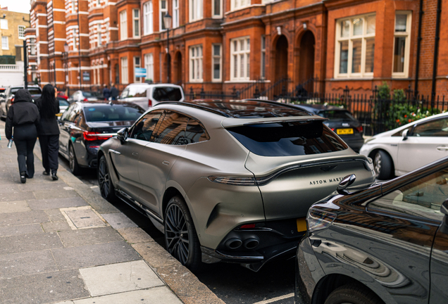 Aston Martin DBX707