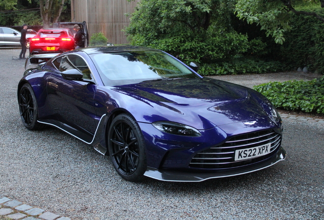 Aston Martin V12 Vantage 2023