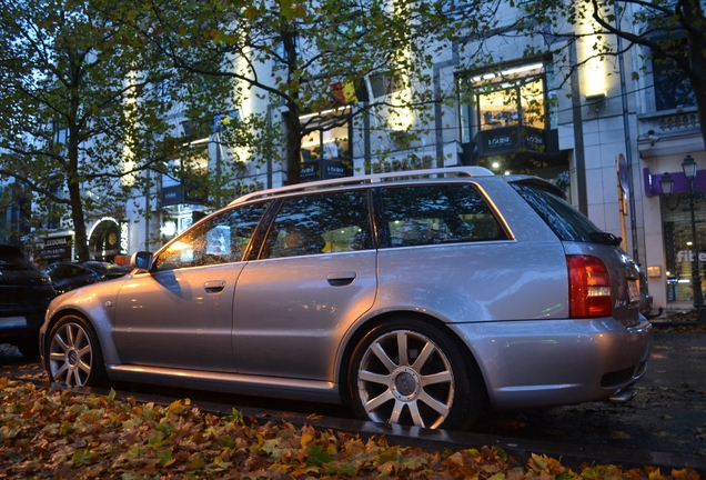 Audi RS4 Avant B5