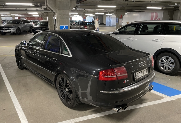 Audi S8 D3