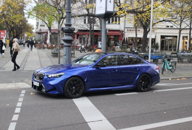 BMW M5 G90