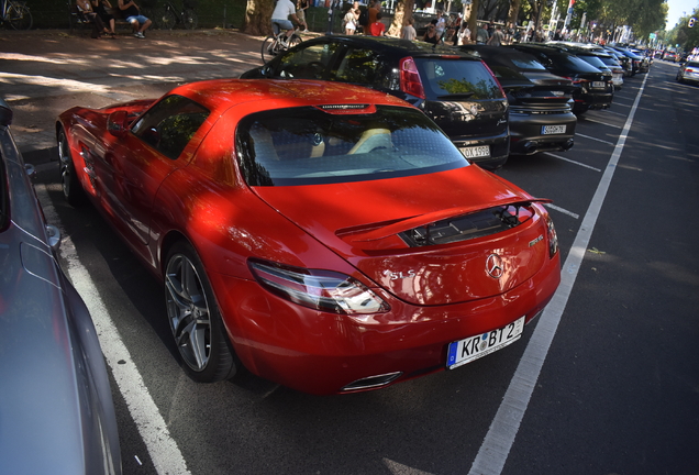 Mercedes-Benz SLS AMG