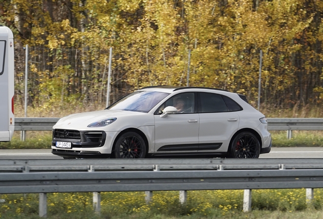 Porsche 95B Macan GTS MkIII