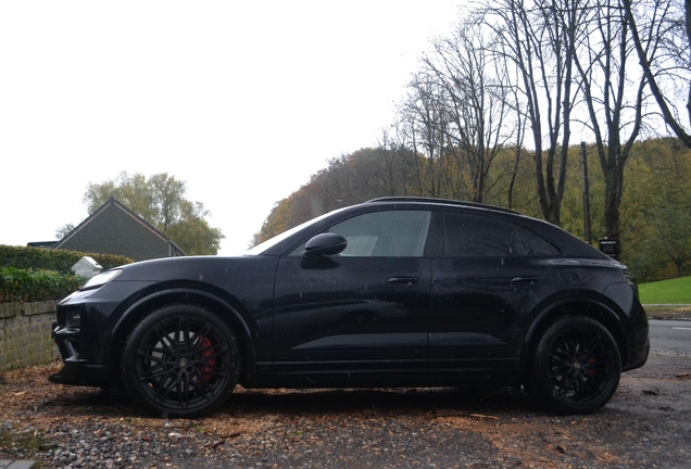 Porsche Macan EV Turbo
