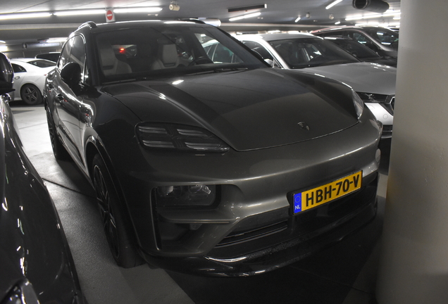 Porsche Macan EV Turbo