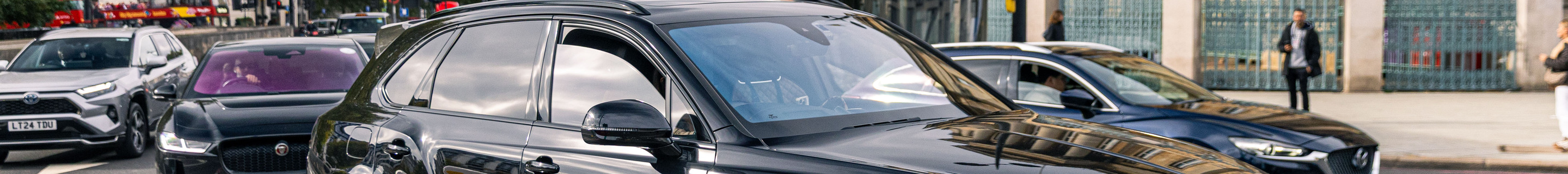 Bentley Bentayga Hybrid 2021