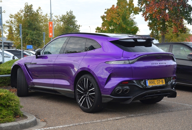 Aston Martin DBX707