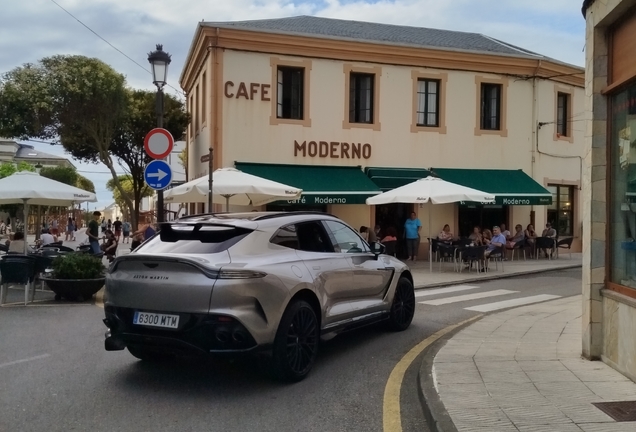Aston Martin DBX707