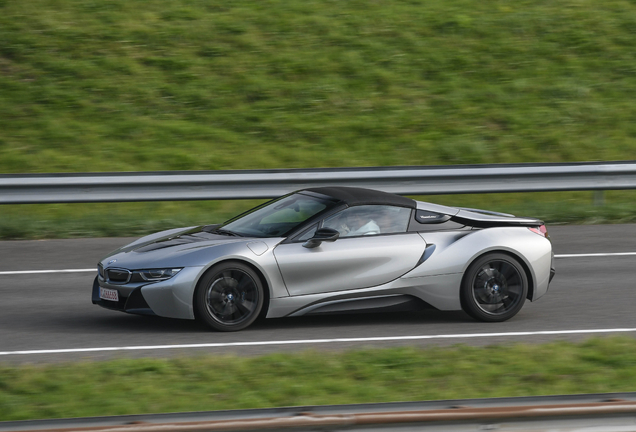 BMW i8 Roadster