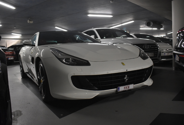 Ferrari GTC4Lusso