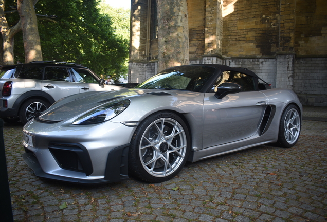 Porsche 718 Spyder RS