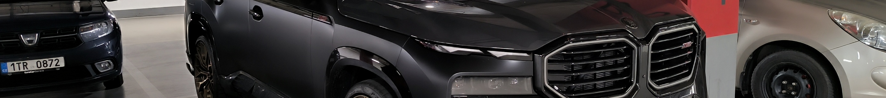 BMW XM G09 Label Red Larte Design