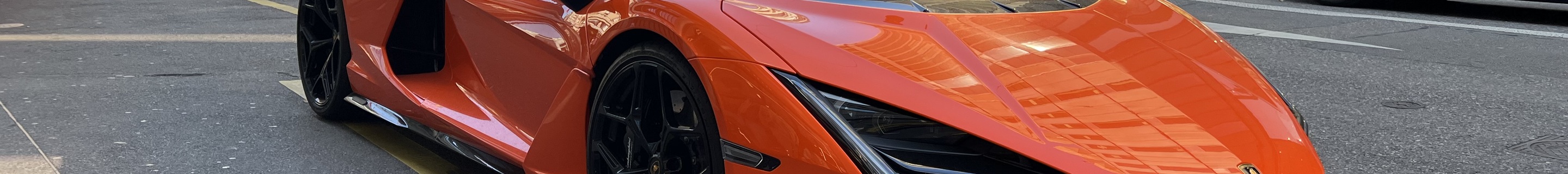 Lamborghini Revuelto