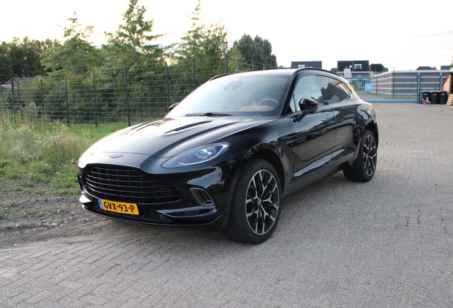 Aston Martin DBX