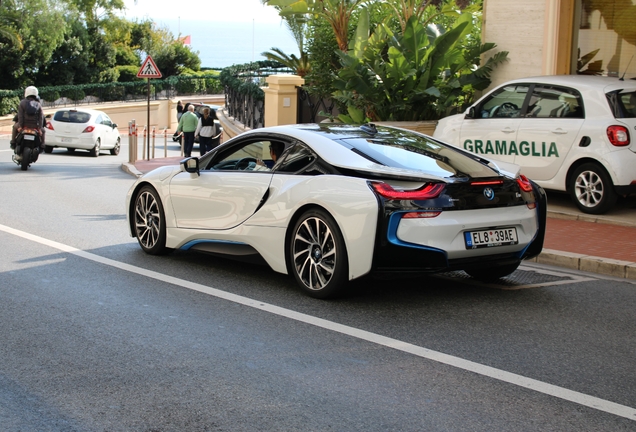 BMW i8