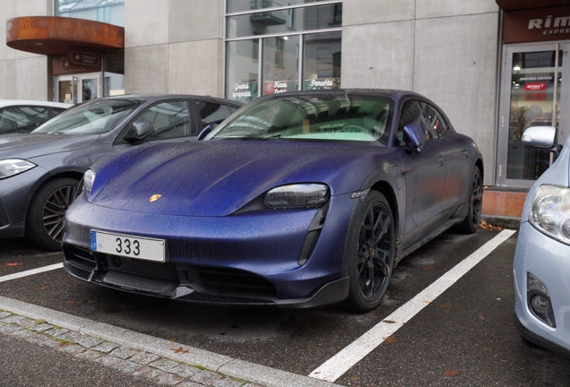 Porsche Taycan Turbo Cross Turismo