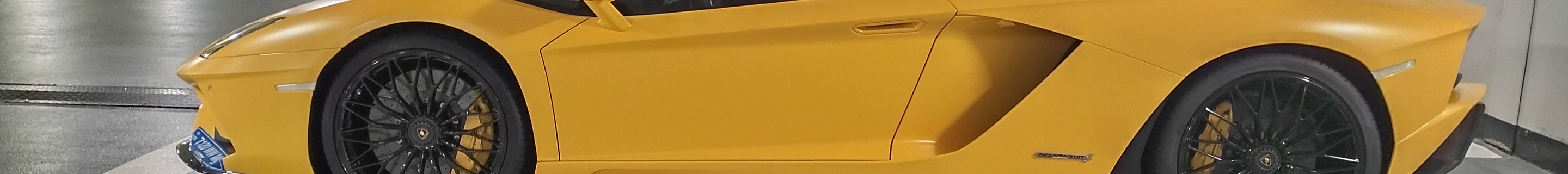 Lamborghini Aventador S LP740-4