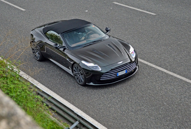 Aston Martin DB12 Volante