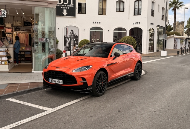 Aston Martin DBX707