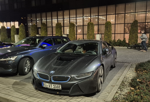 BMW i8