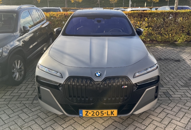 BMW M760e xDrive