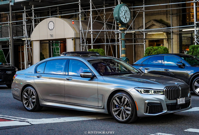 BMW M760i xDrive 2019