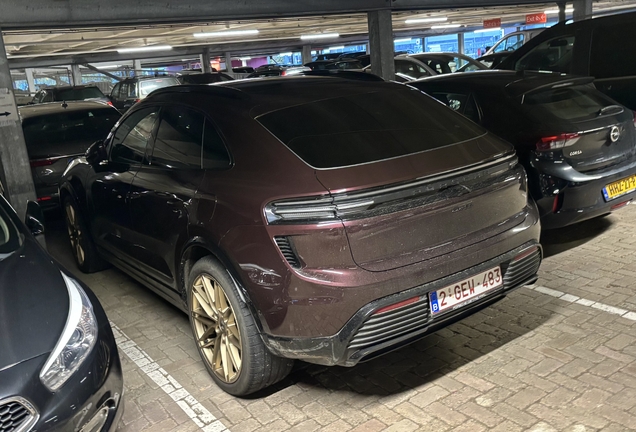 Porsche Macan EV Turbo