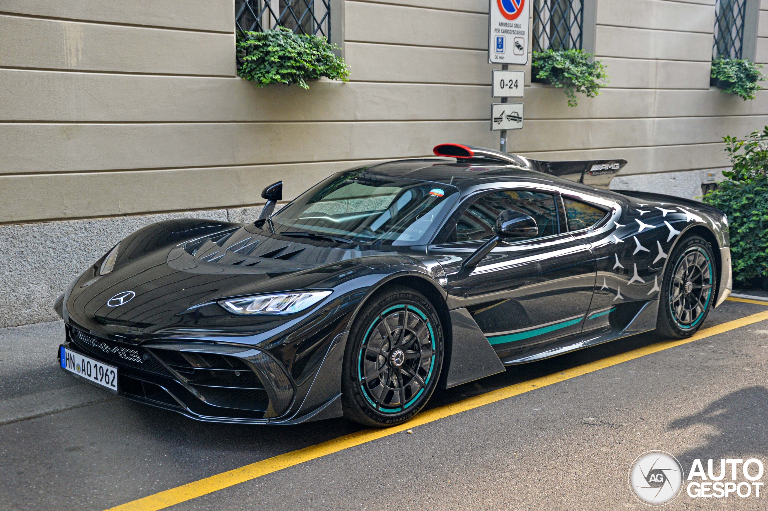 Kilometers maken in de Mercedes-AMG One moet geen straf zijn