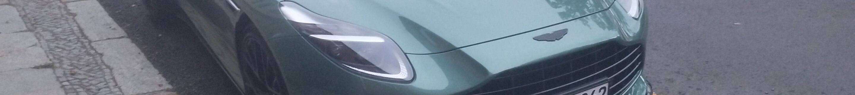 Aston Martin DB12