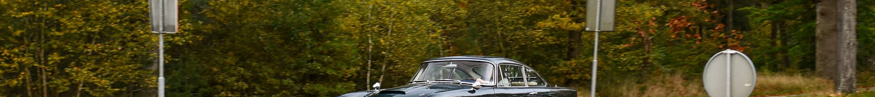 Aston Martin DB4 Series IV