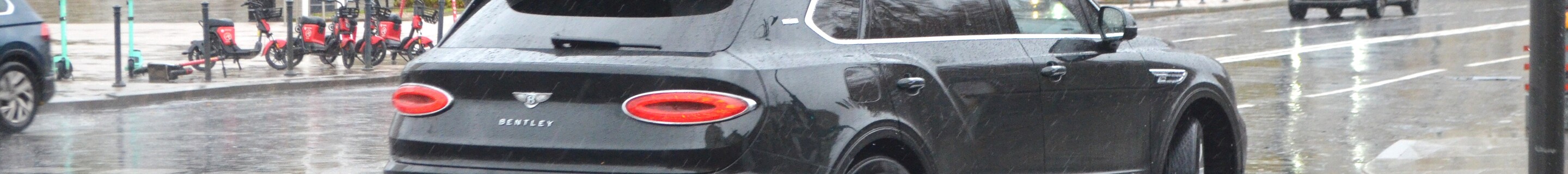 Bentley Bentayga Azure EWB First Edition