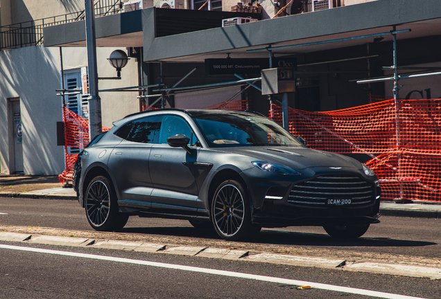 Aston Martin DBX707