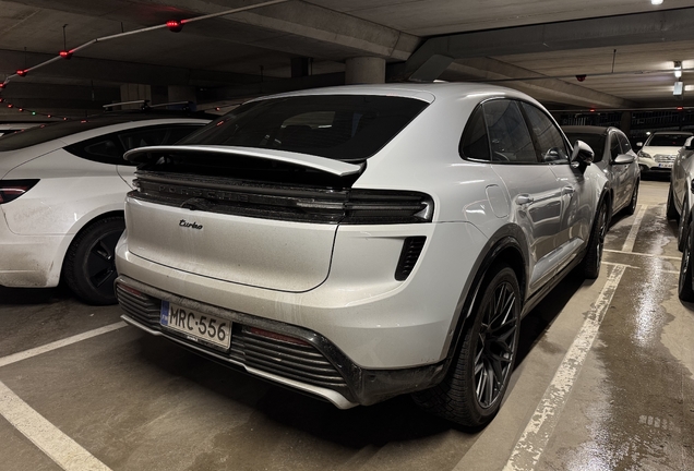 Porsche Macan EV Turbo