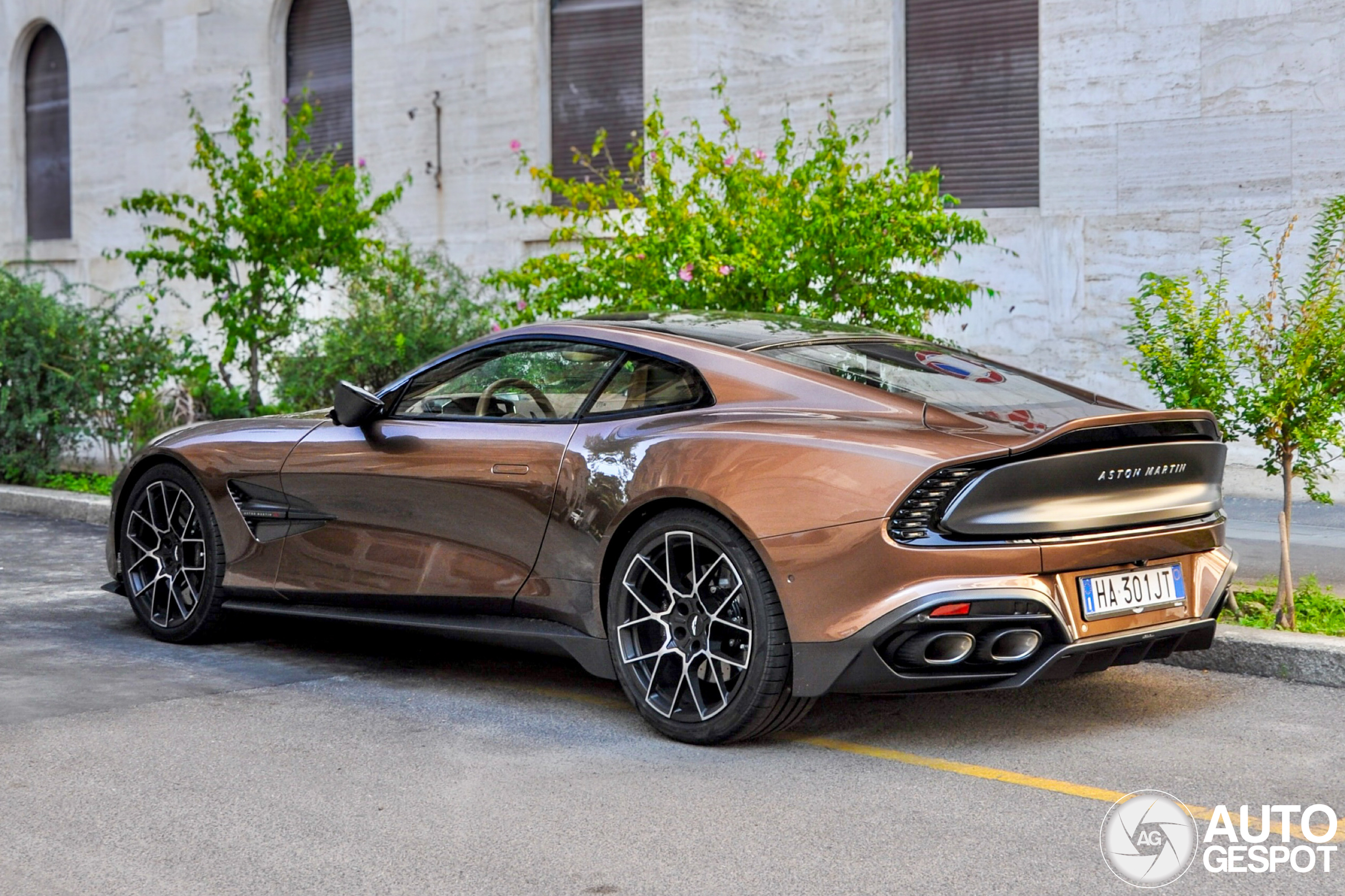 Aston Martin Vanquish 2025 - 01 November 2025 - Autogespot