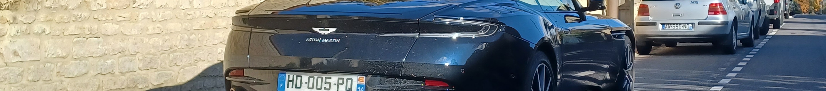Aston Martin DB11 V8 Volante