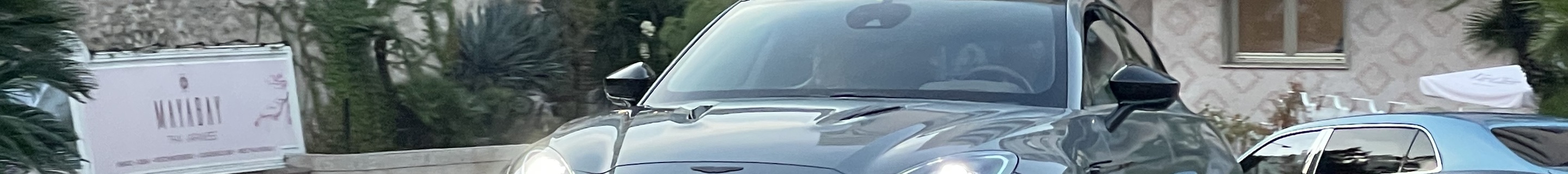 Aston Martin DBX707