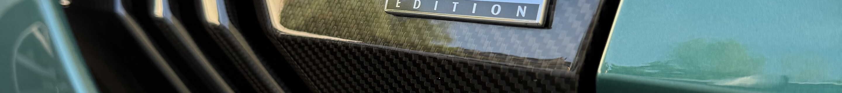 Aston Martin V8 Vantage Formula 1 Edition Roadster