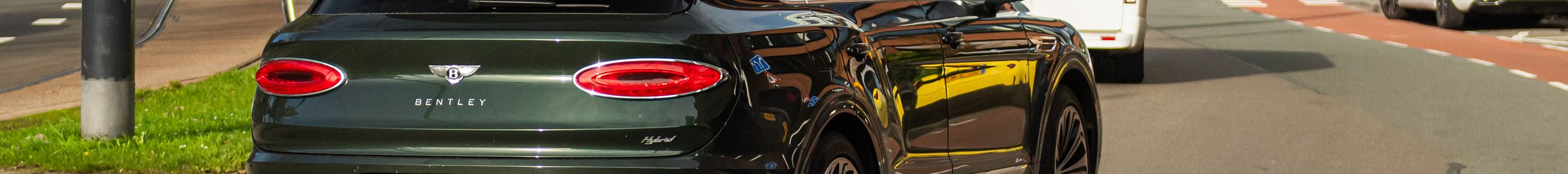 Bentley Bentayga Hybrid Azure