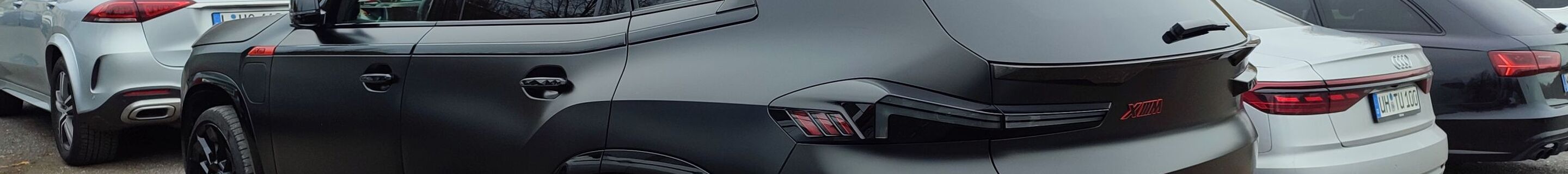 BMW XM G09 Label Red Larte Design